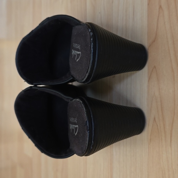 Clarks Bendables Black Leather Mules Block Heels Size 7.5M - Picture 5 of 8